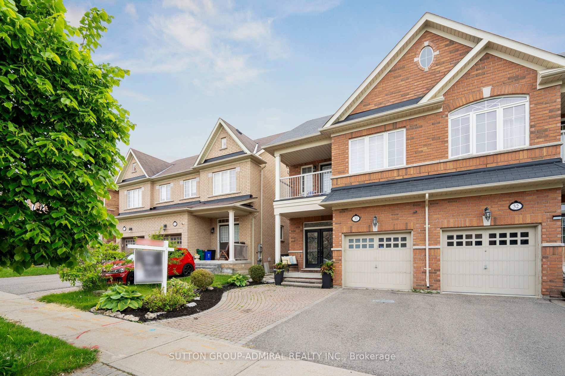 Welcome to this Stunning 4 1 Bedroom, 5 Bathroom turn key home in the Prestigious Valleys ofThornhill !