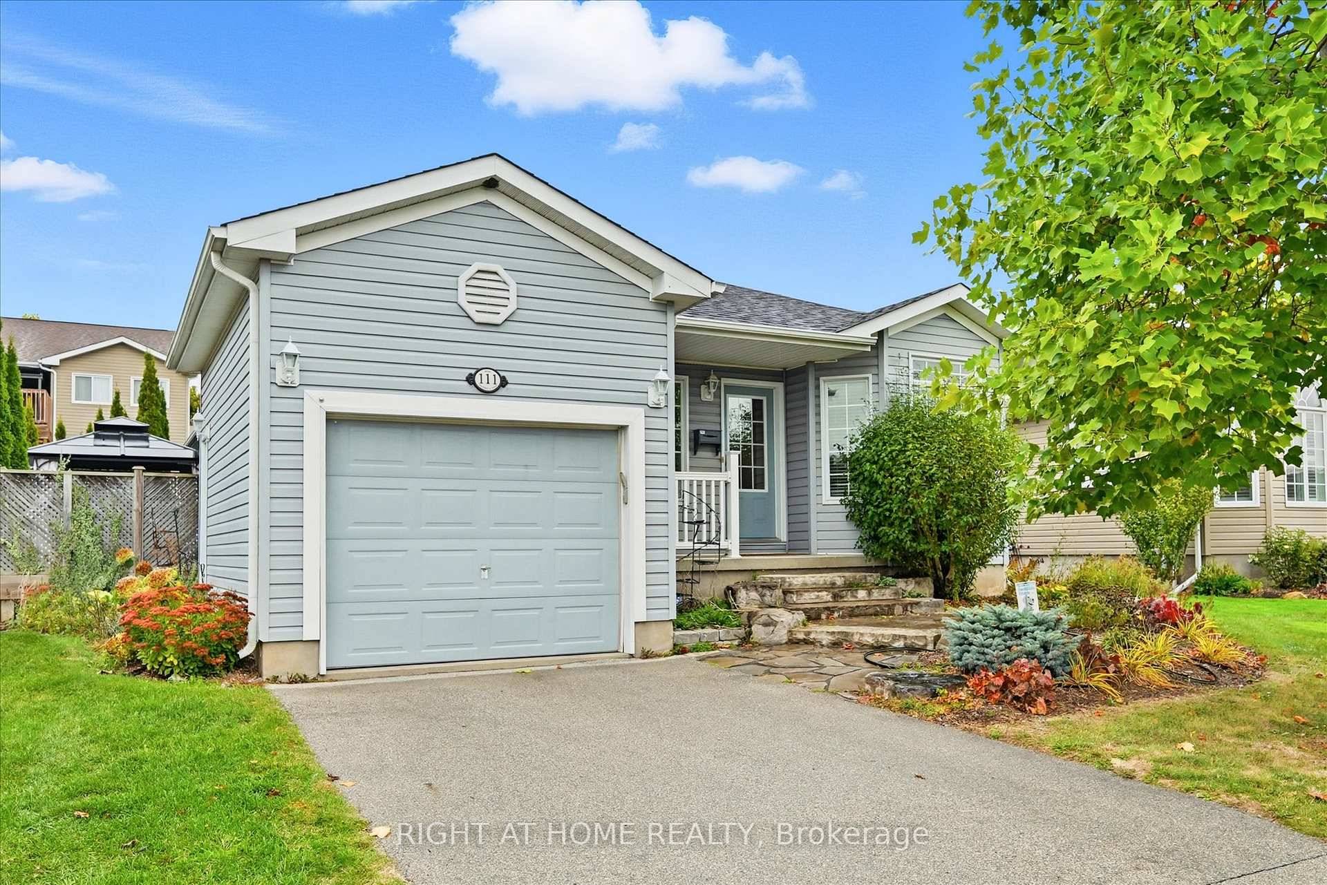 Spacious amp ; Meticulously Maintained Home In Highly Sought After Hamilton Community !