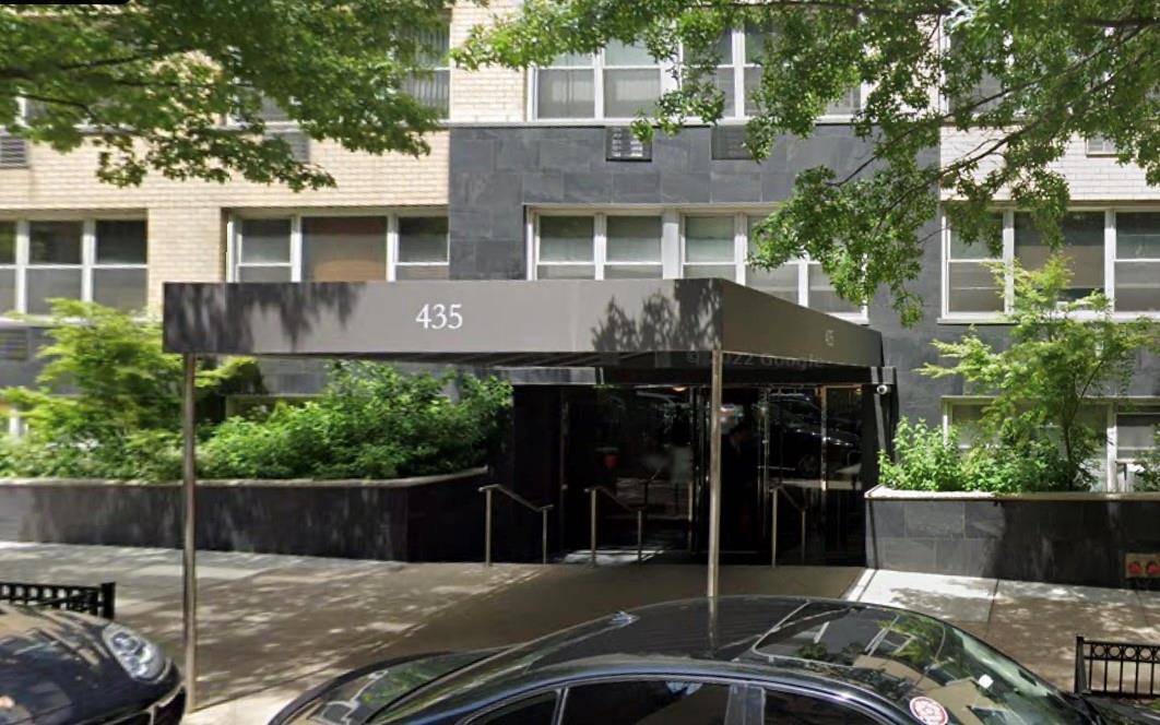 TENANT OCCUPIED FOR INVESTMENT PURPOSES ONLY Three 1 bedroom apartments, tenant occupied, being sold as a package.