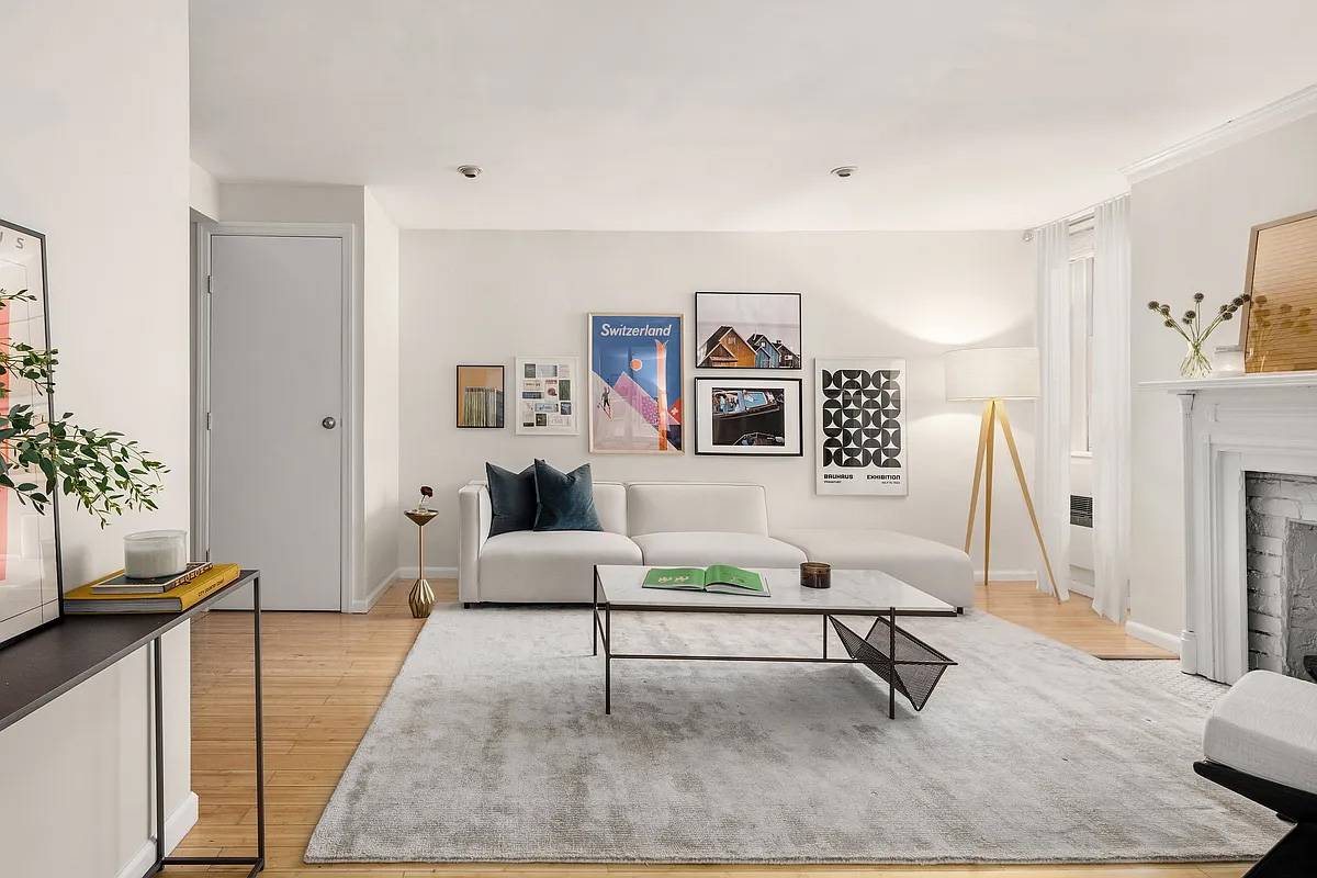 Discover the perfect blend of charm, comfort, and privacy in this delightful garden apartment, tucked away on one of Chelsea s most picturesque and sought after blocks.