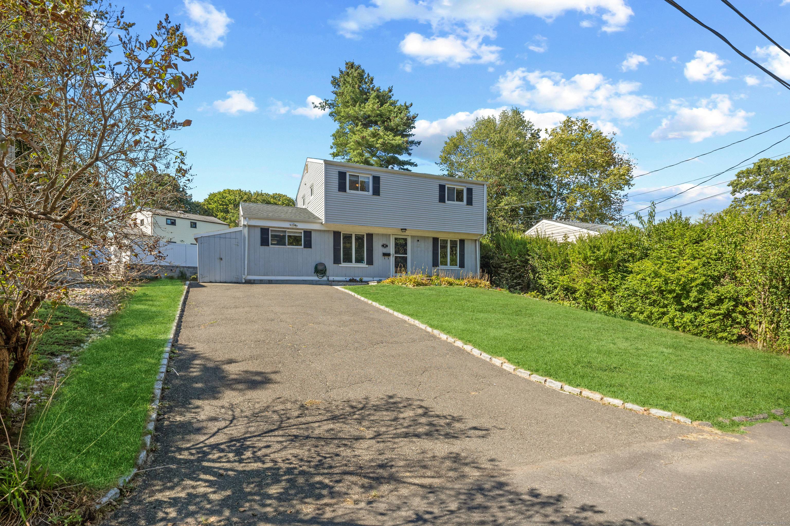 Highly Coveted Desirable 4 Bed 2 Full Bath Colonial on cul de sac in Woodway Acres neighborhood of Upper Springdale.