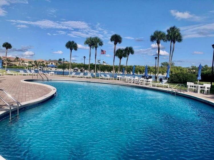 AMAZING Seasonal Rental. Canal and Intercoastal views.