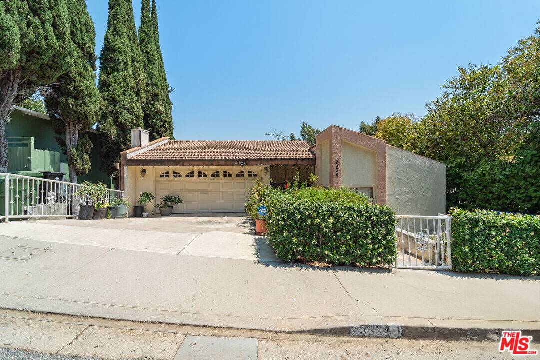 3334   Oak Glen Dr 4BR Hollywood Hills East La