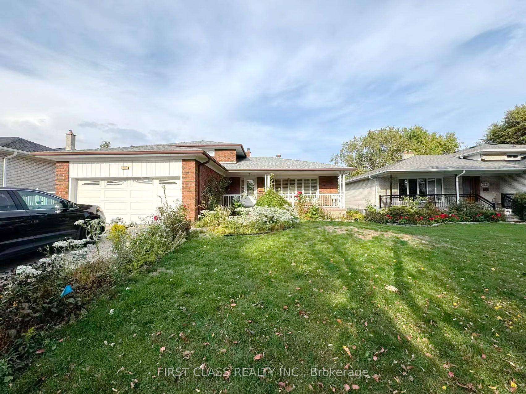 A Very lovely well maintained Upper unit perfectly situated in a quiet, family friendly neighborhood.