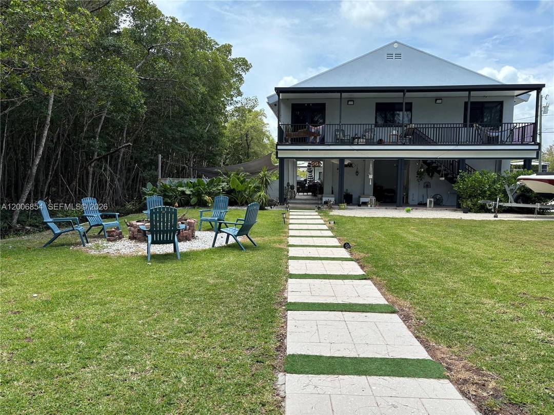 Huge Direct Oceanfront Compound One of a Kind with 276 Foot Concrete Dock Adjacent to World Famous John Pennekamp, Coral Reef State Park amp ; Molasses Reef.