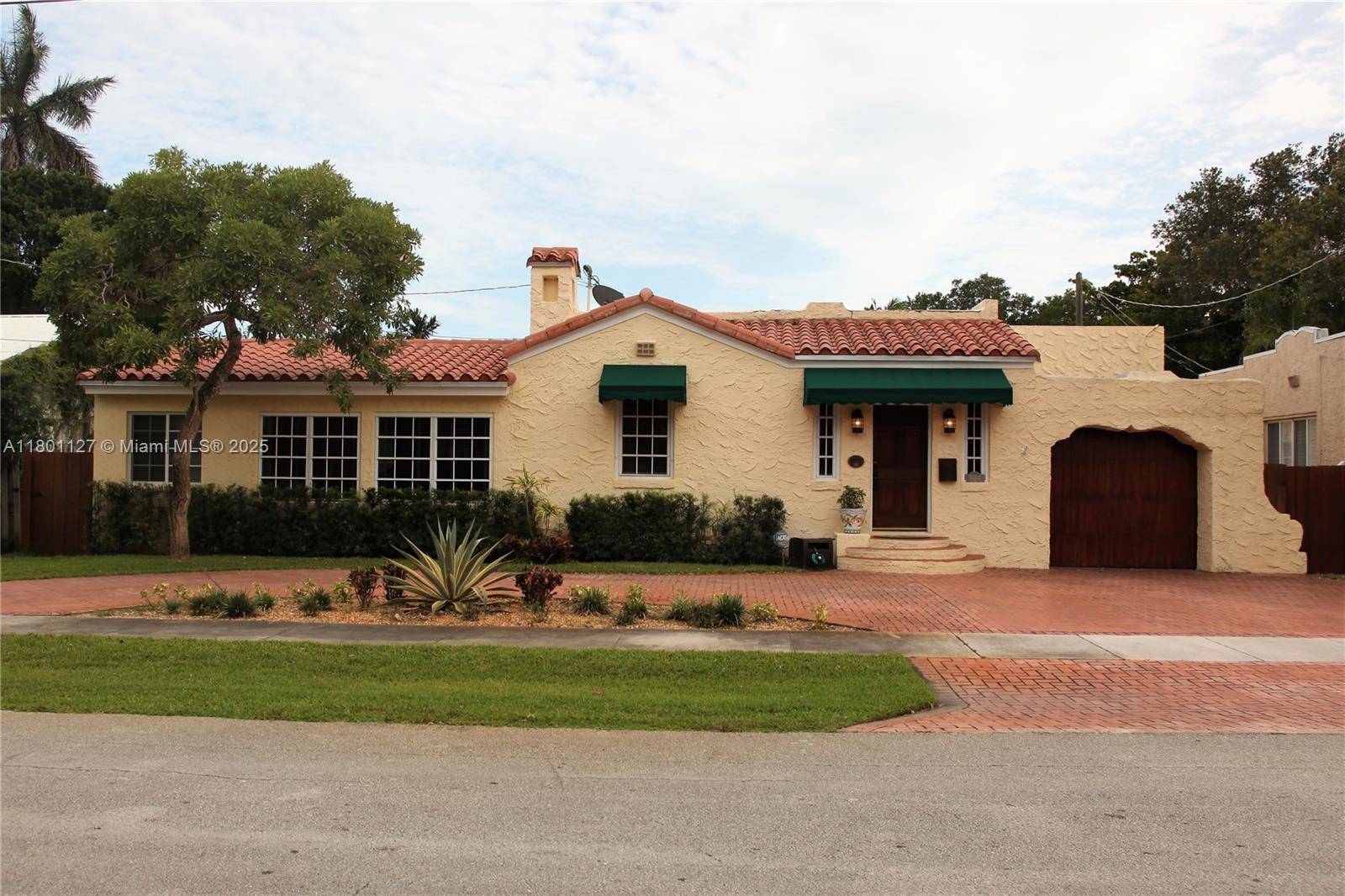 One of the finest homes in Rio Vista located 1 2 block from Virginia Young Park.