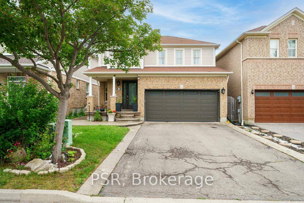 Welcome to 150 Voyager Pass, a beautifully maintained 3 1 bedroom, 4 bathroom home located in one of Glanbrook's most sought after family neighbourhoods.