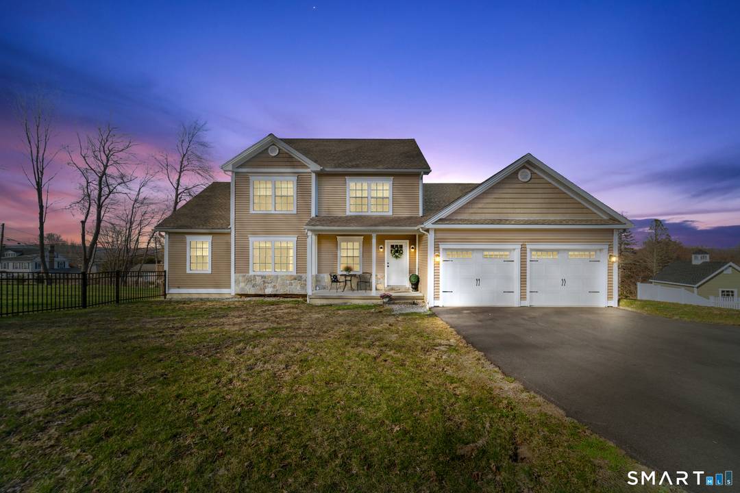 Like new Colonial in a prime location convenient to commuting, shopping, and local amenities.