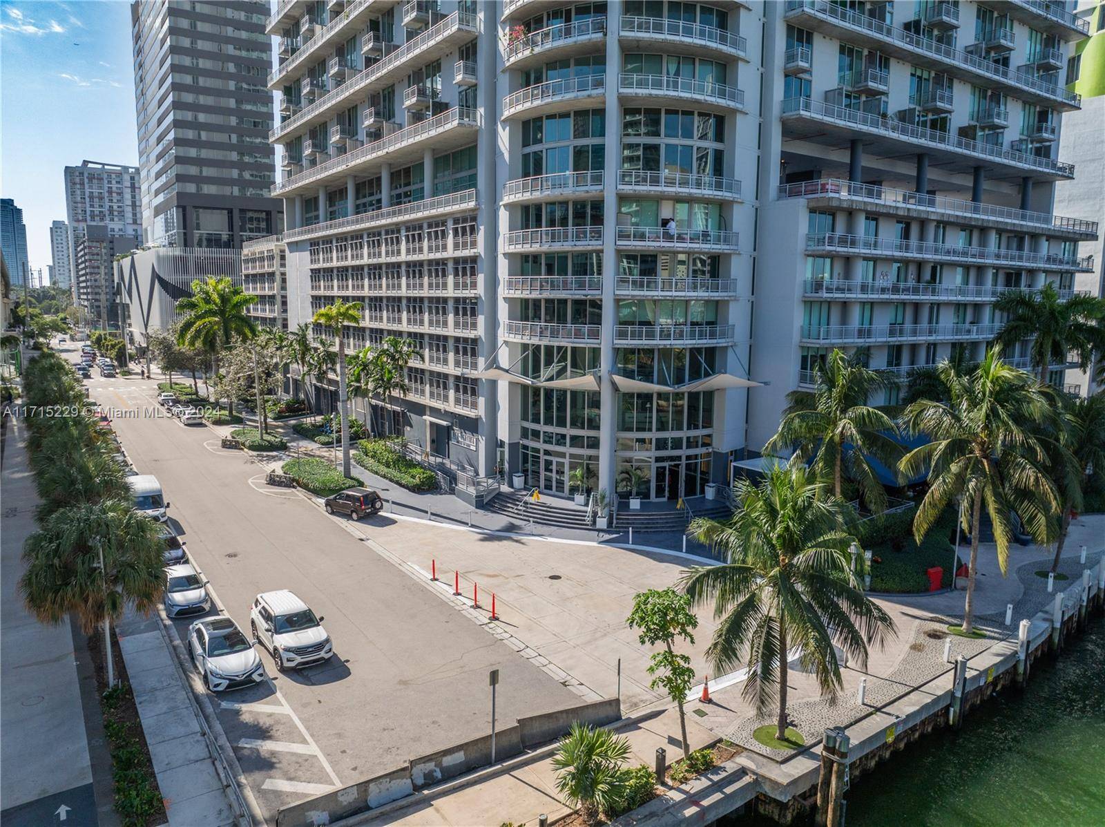 Welcome to Neo Vertika, a vibrant urban oasis on the Miami River !