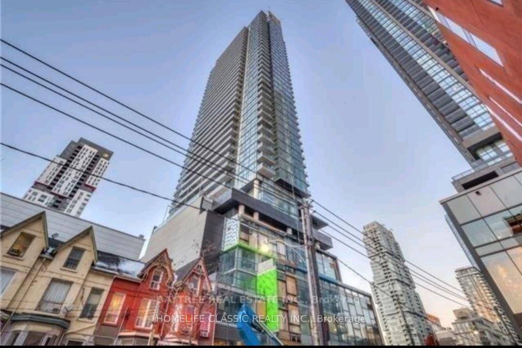 Spacious 2 BR, Open Breathtaking Unobstructed City Views With Sunsets Corner Unit, Walk Out Balcony, Toronto's Most Desired Entertainment District, Panorama Windows, Wood Floor, Amenities 24Hr Concierge, Hot Tub, Outdoor ...