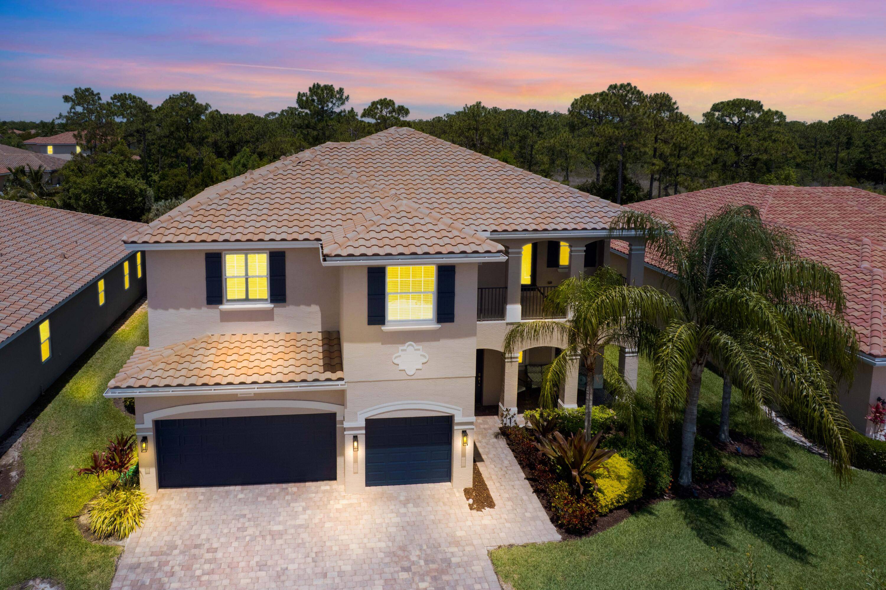 Welcome to this stunning Yellowstone model in the highly desired Highlands Reserve.