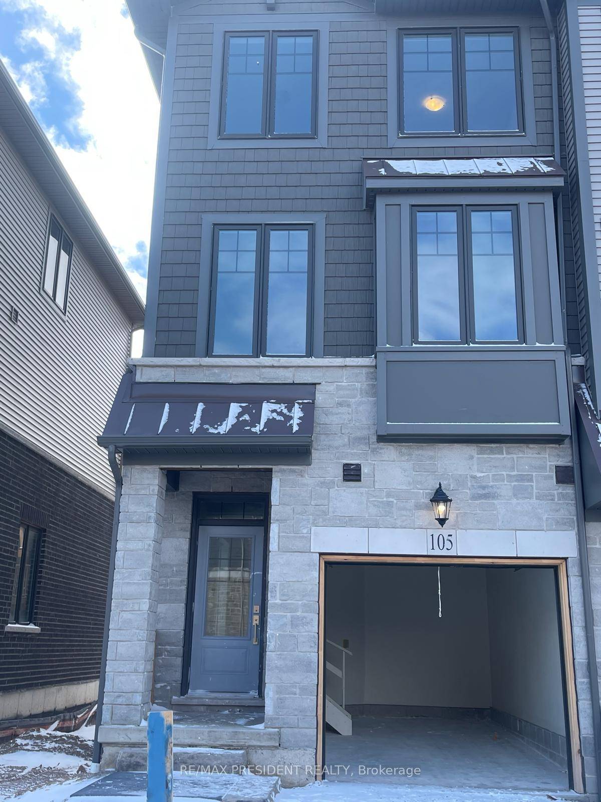 This beautiful a year new 3 storey end unit townhouse in Cambridge offers over 1, 500 sq ft of modern living space, featuring 3 spacious bedrooms and 1.