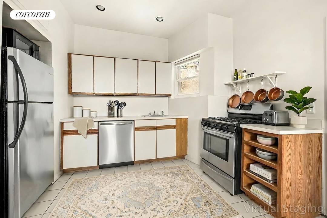 Welcome to 415 9th Street, 51, an awesome two bedroom, two full bathroom co op, located in the heart of Park Slope.