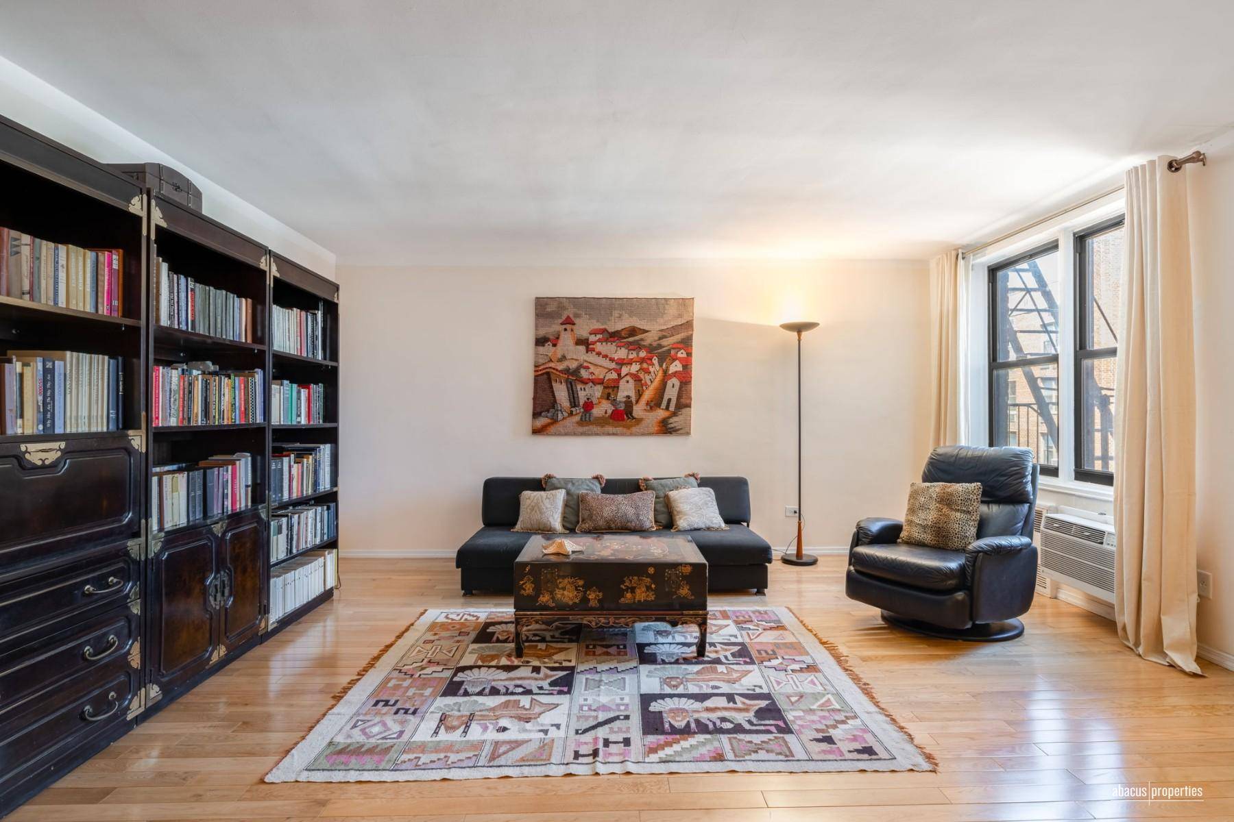 Welcome to 5C at The Manchester Perched upon the 5th floor This spacious and bright unit has 2 exposures with unobstructed views bringing tons of natural light.