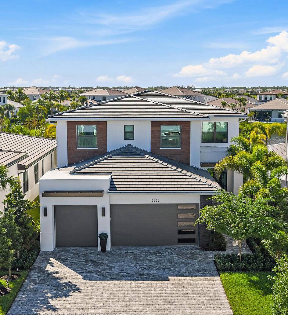 Avenir New Construction Luxury Home Palm Beach Gardens Welcome to Solana Bay at Avenir, the newest premier neighborhood in Palm Beach Gardens.