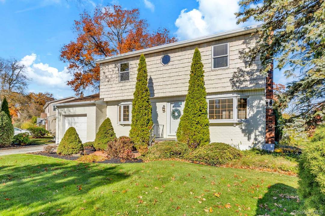 Welcome to timeless charm in the heart of Old Lenox Hills !