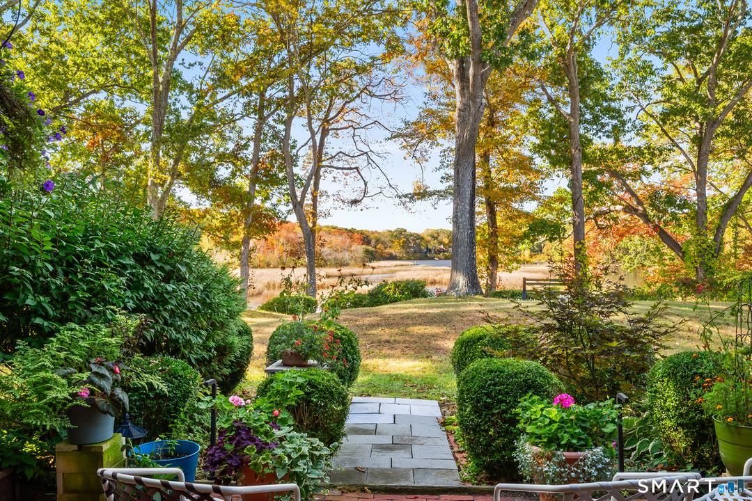 Rarely available three floor townhouse in Heritage Cove in Essex, CT.