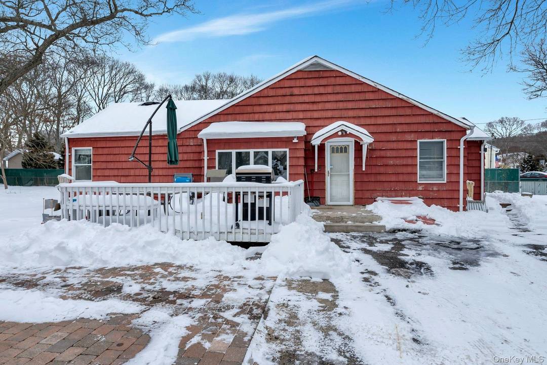 This Lovely three bedroom two bathroom ranch is waiting for you to move right on in.