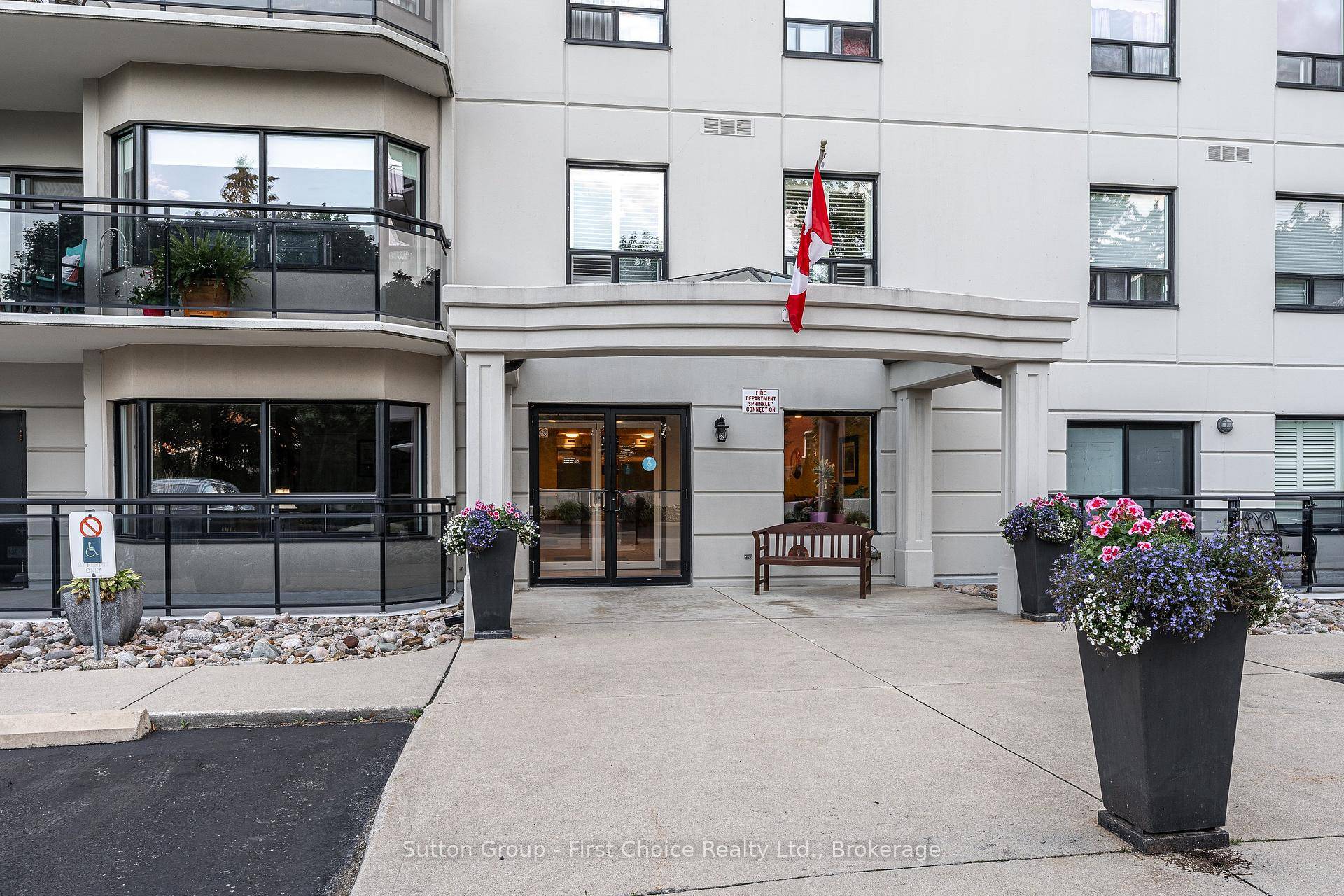 A tranquil place to live and work best describes this one bedroom plus den condo.