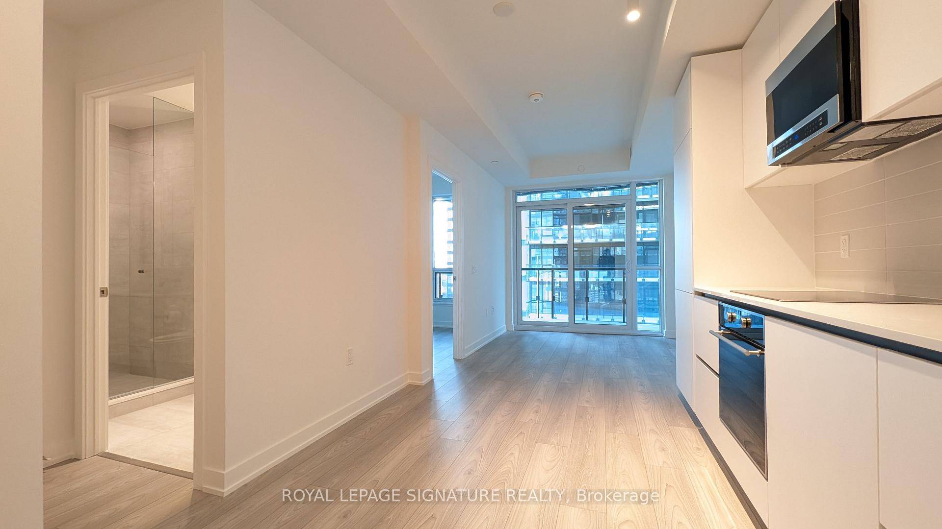 Brand New ! Never Lived In !