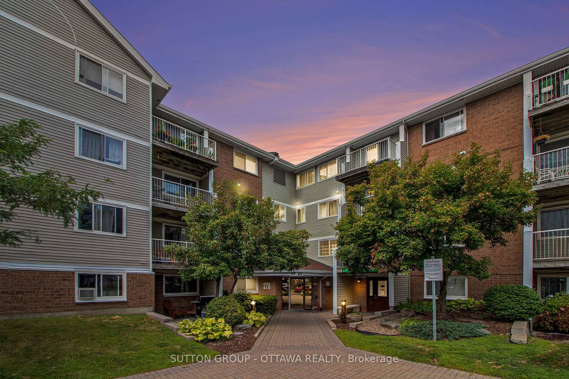 Freshly updated and stylish 1 Bedroom condo in Brittany Park, move in ready in a great neighbourhood !