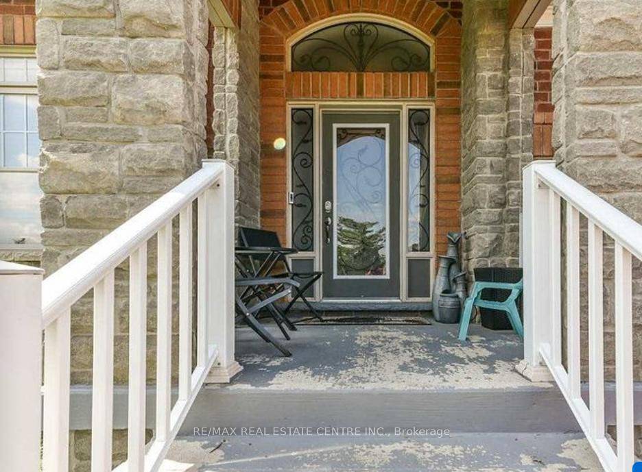 S. T. U. N. N. I. N. G. Executive Home For Lease Prime Credit Ridge Estates Location !