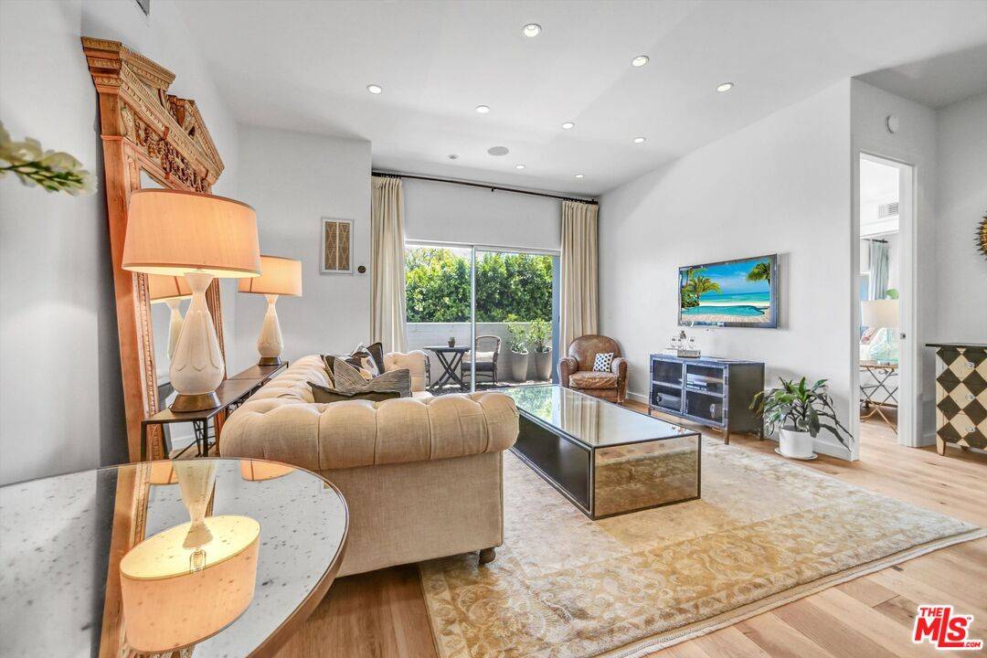 999  N Doheny Dr 1BR Sunset Strip La