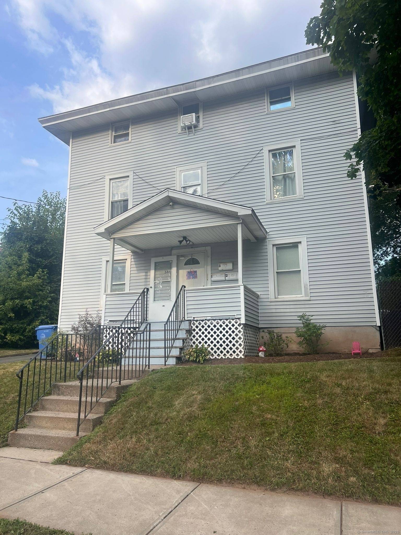 Fantastic Investment or Owner Occupant Opportunity !