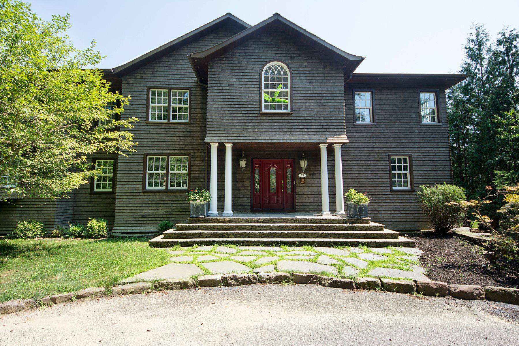 Secluded Montauk Estate Close to All