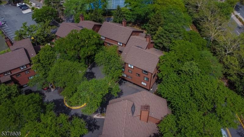 Beautiful 2 bedroom, 2. 5 bath townhouse in desirable Harmon Cove.
