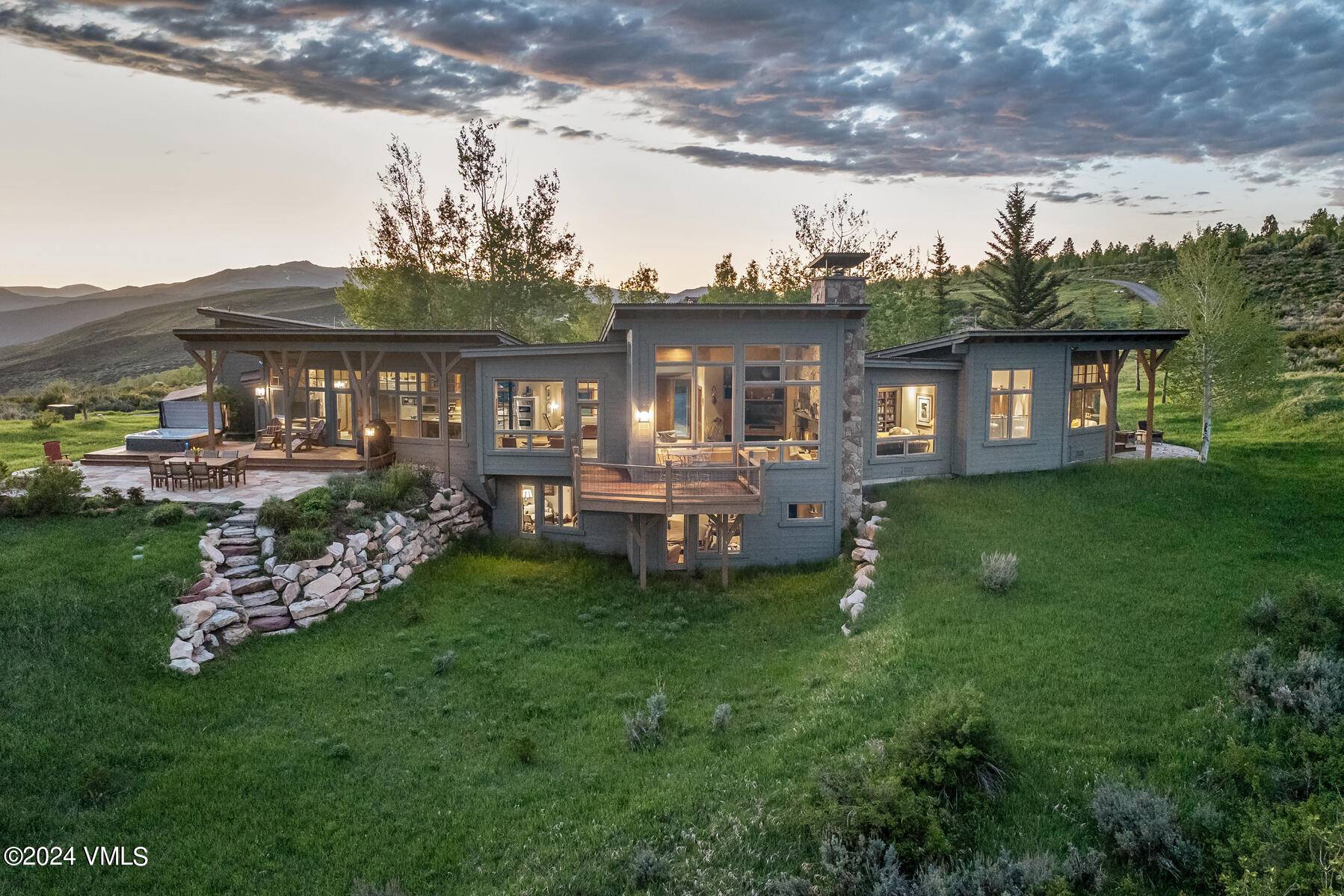Discover the epitome of secluded luxury, a breathtaking ranchette nestled in the exclusive Back Country neighborhood.