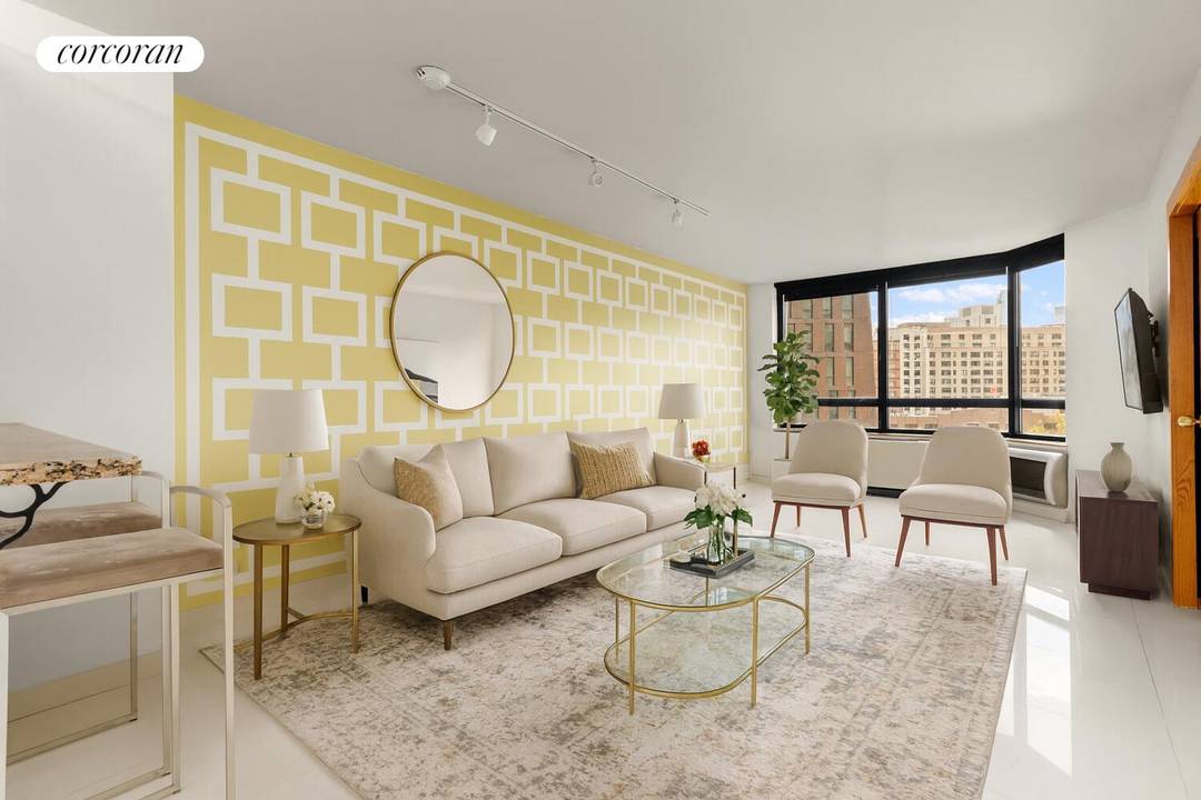 This bright, renovated 1 bedroom 1 bathroom condominium in the heart of Murray Hill checks every box.