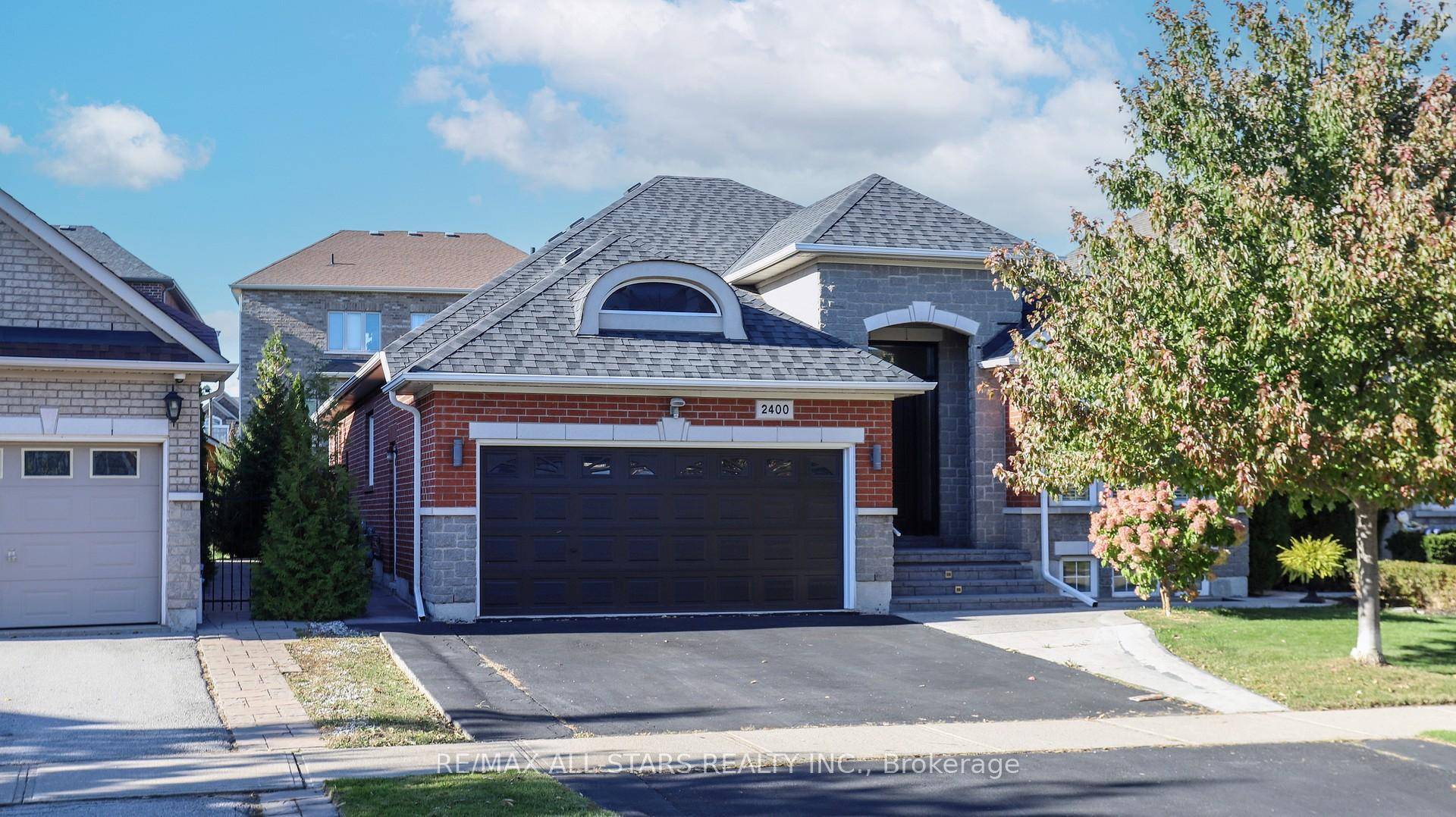 Welcome to 2400 Tesla Crescent in prestigious Joshua Creek.