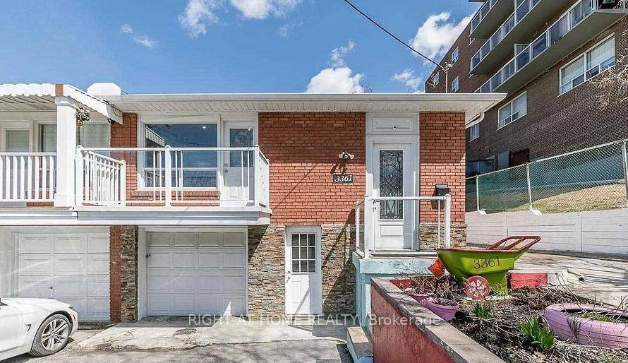 A 3 Bedroom 1 Washroom Beautiful House, Main Floor Only.