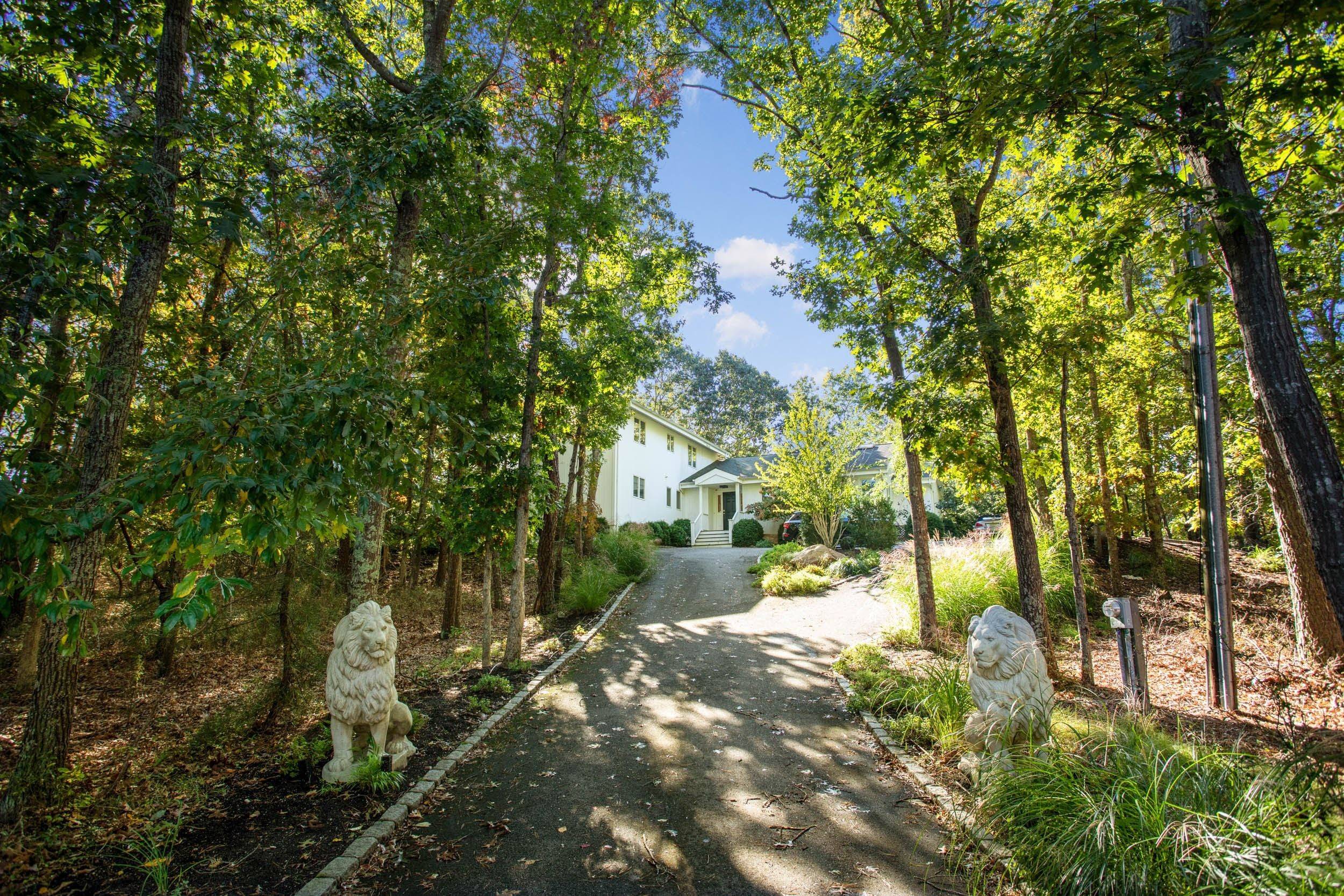 East Hampton Hide Away