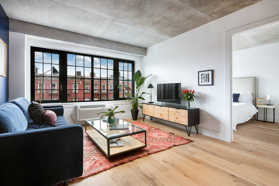 3 Bedroom or 2 Bed plus office residence !