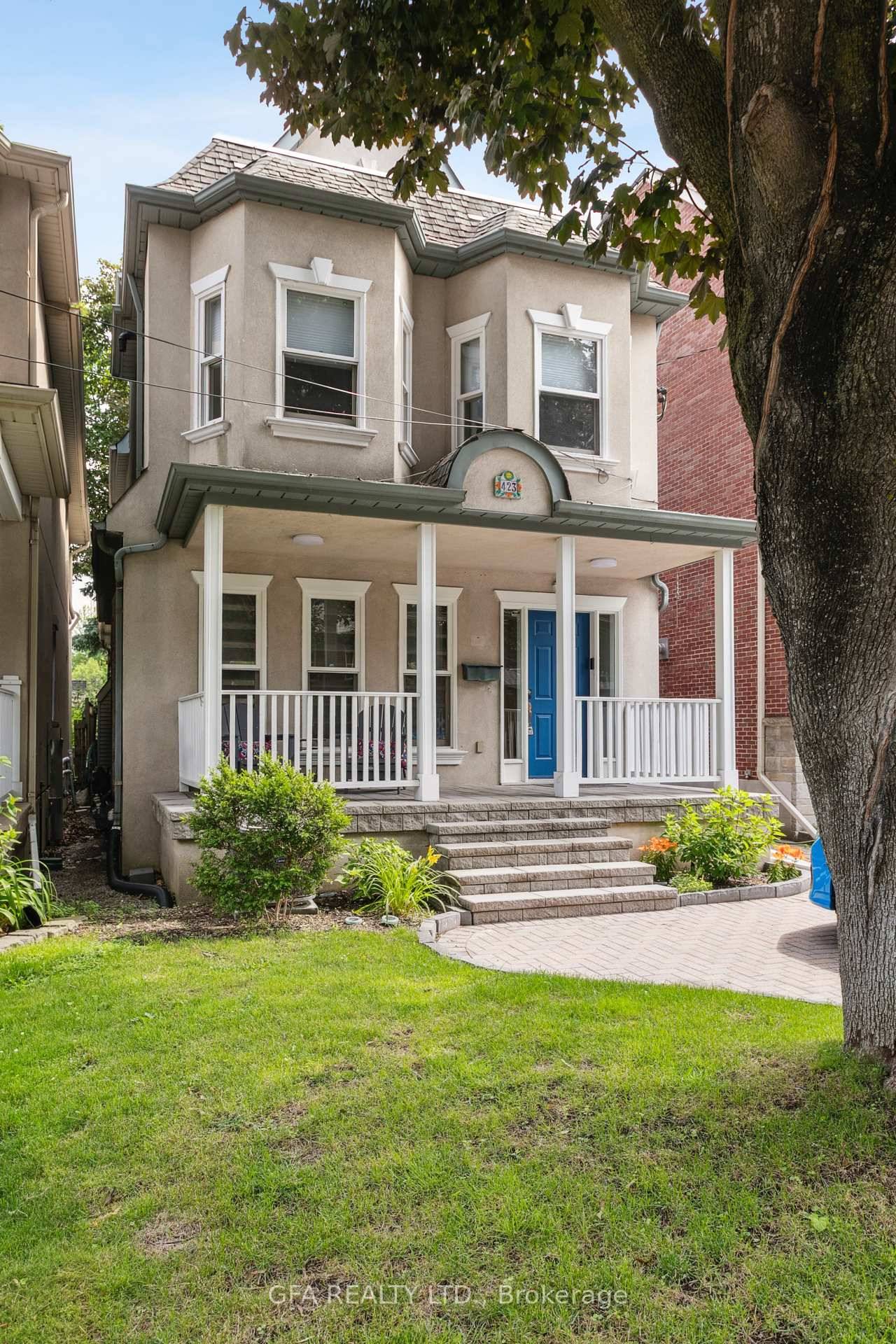 A renovated 2300 sq ft beautifully crafted home nestled in the heart of Leaside, one of Toronto's most desirable school and social neighbourhoods.