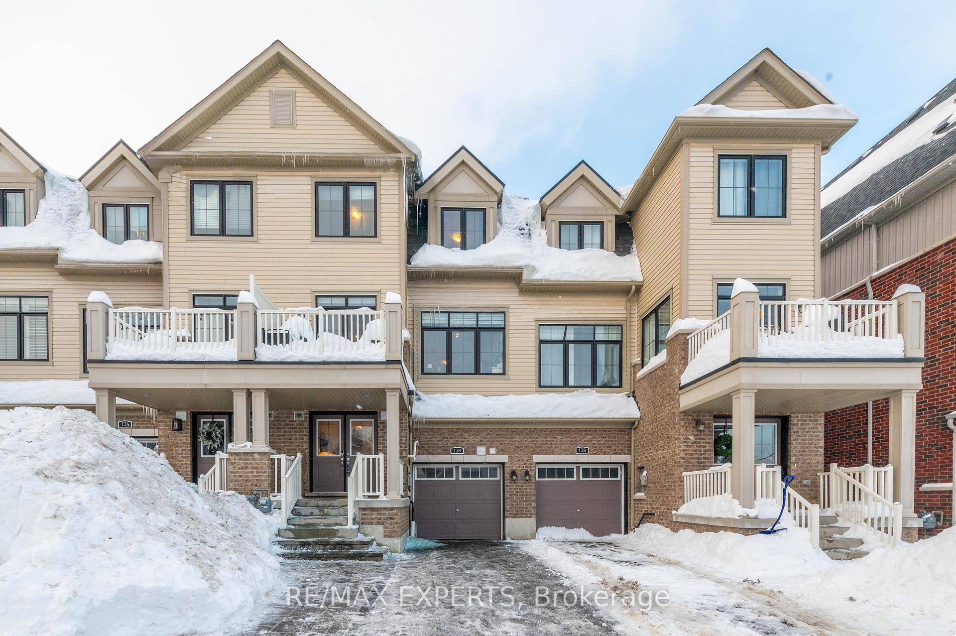 Welcome to this stunning freehold townhouse, perfectly situated in a beautiful and quiet neighborhood of Queensville.