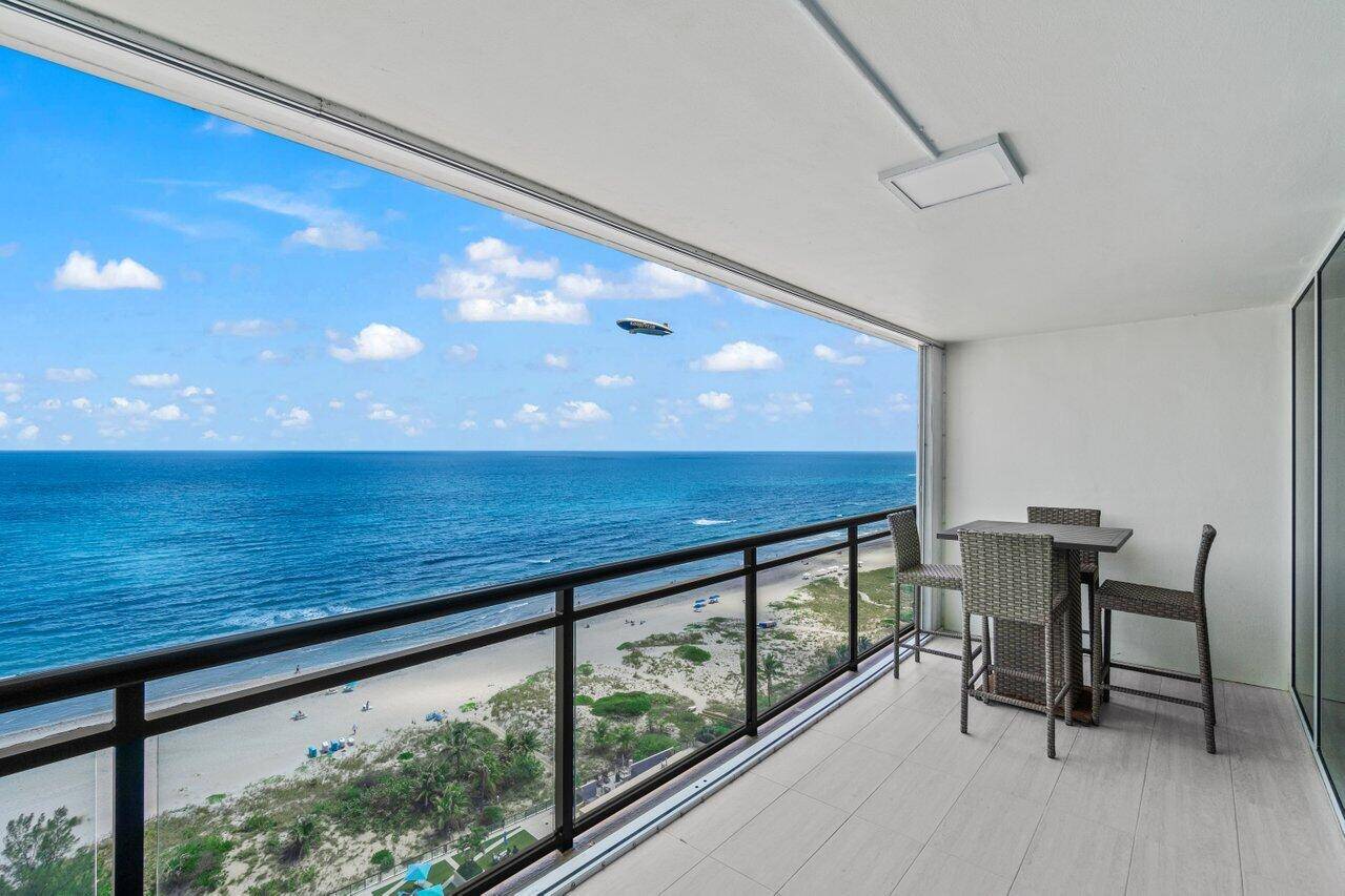 Stunning Turnkey Penthouse with Unparalleled Ocean Views !
