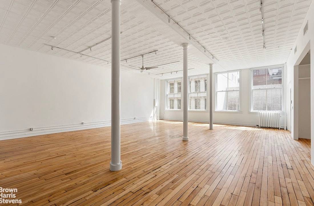 Spacious and Sunny Tribeca This 1bd 2bd flex loft is over 2, 800 sqft, has 12 foot ceilings and keyed elevator opens directly into the full floor loft.