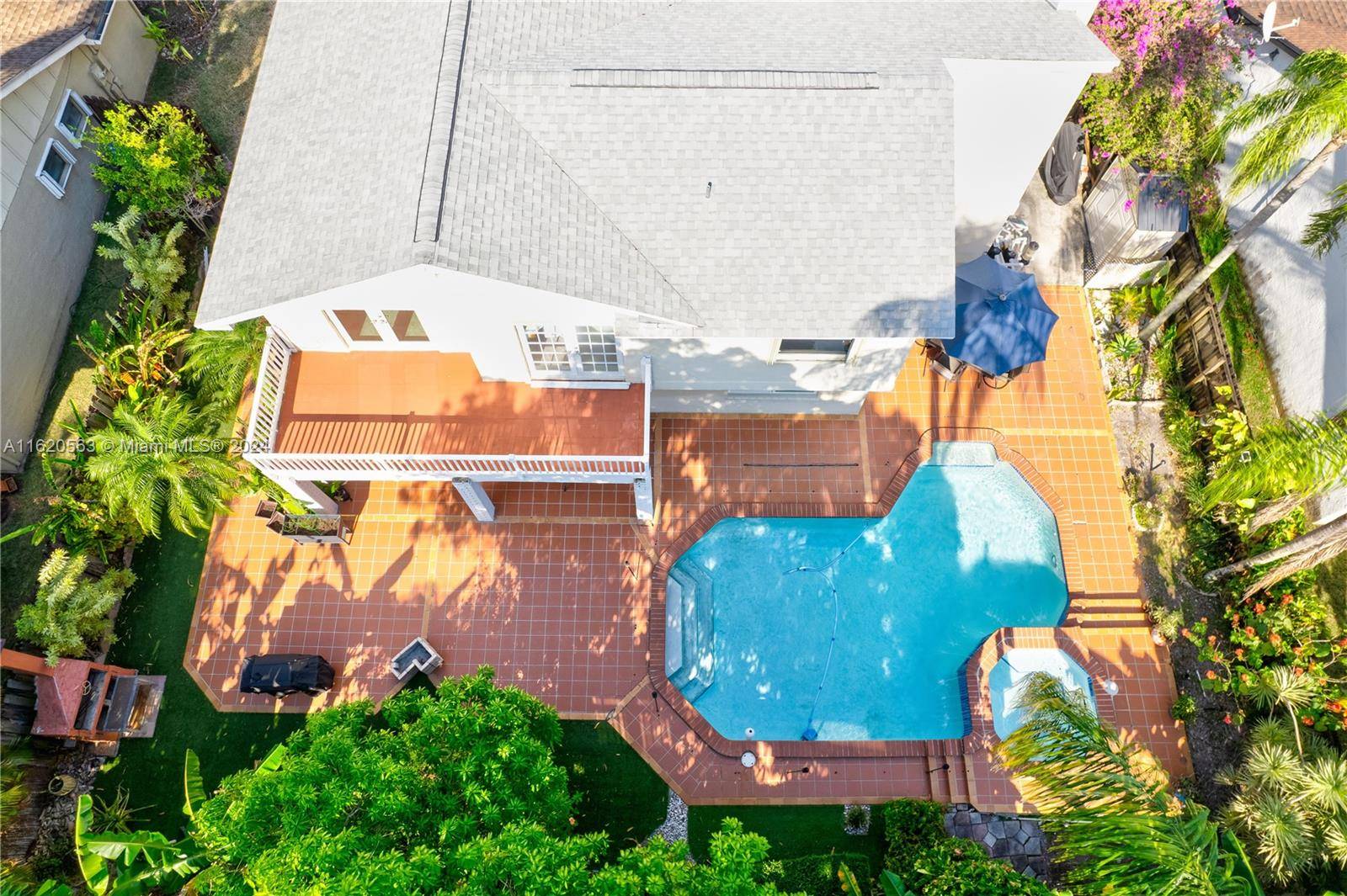 SELLER MOTIVATED ! ! Welcome to this very unique 2 story residence in a lush, established neighborhood.