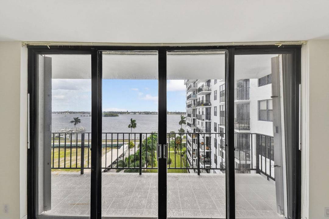 Waterfront living awaits in this spacious 3 bedroom, 2 bath condominium at Portofino South.