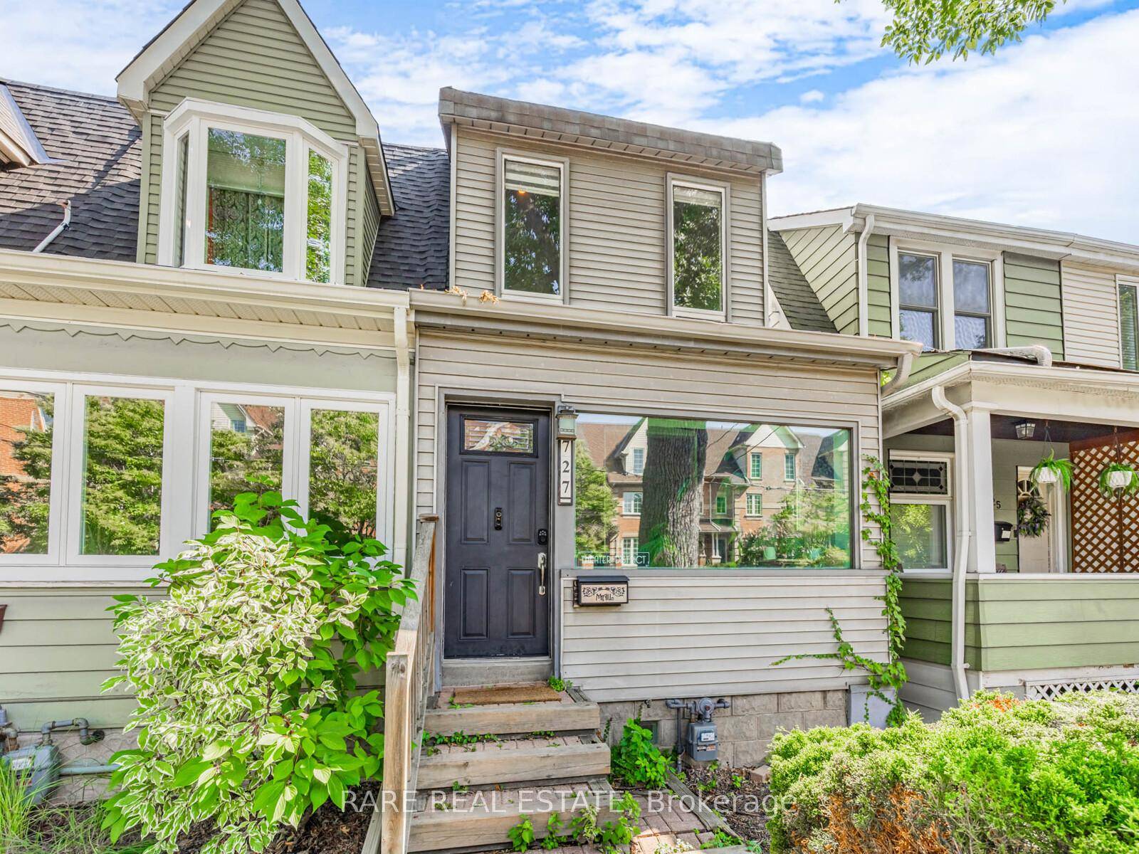 Situated in a quiet stretch of the Danforth, welcome to a newly renovated lower level suite in a charming end unit townhome with its own private entry.