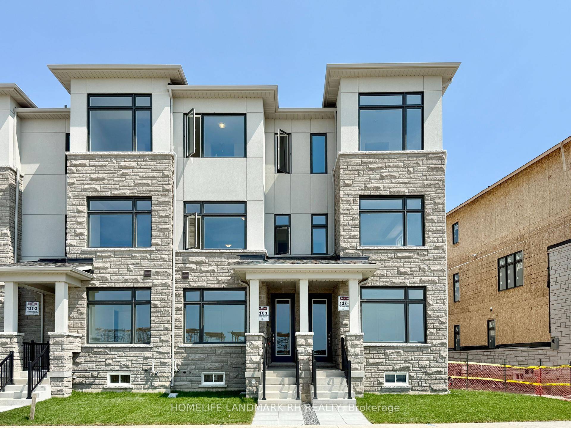 Brand New 2054 Sqft 4Bed 4 Bath Freehold Townhouse in Central Markham location !