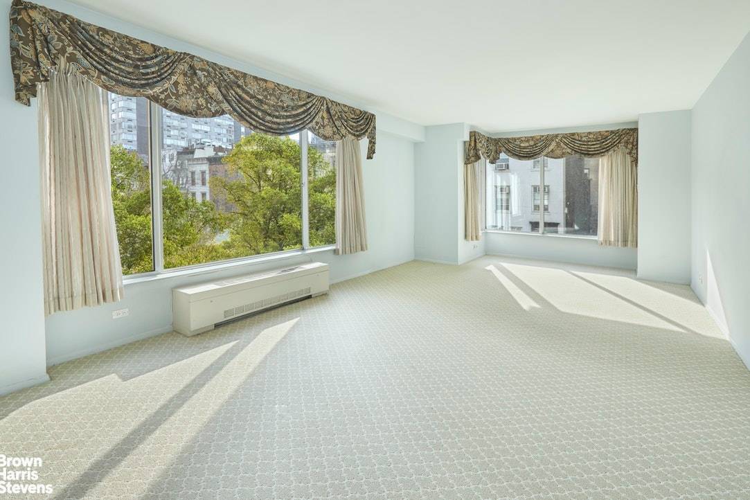 Located in an incredible central UES location, enjoying close proximity to Central Park, the East River Promenade, shopping, hospitals, transportation links and a plethora of dining options, makes 205 East ...