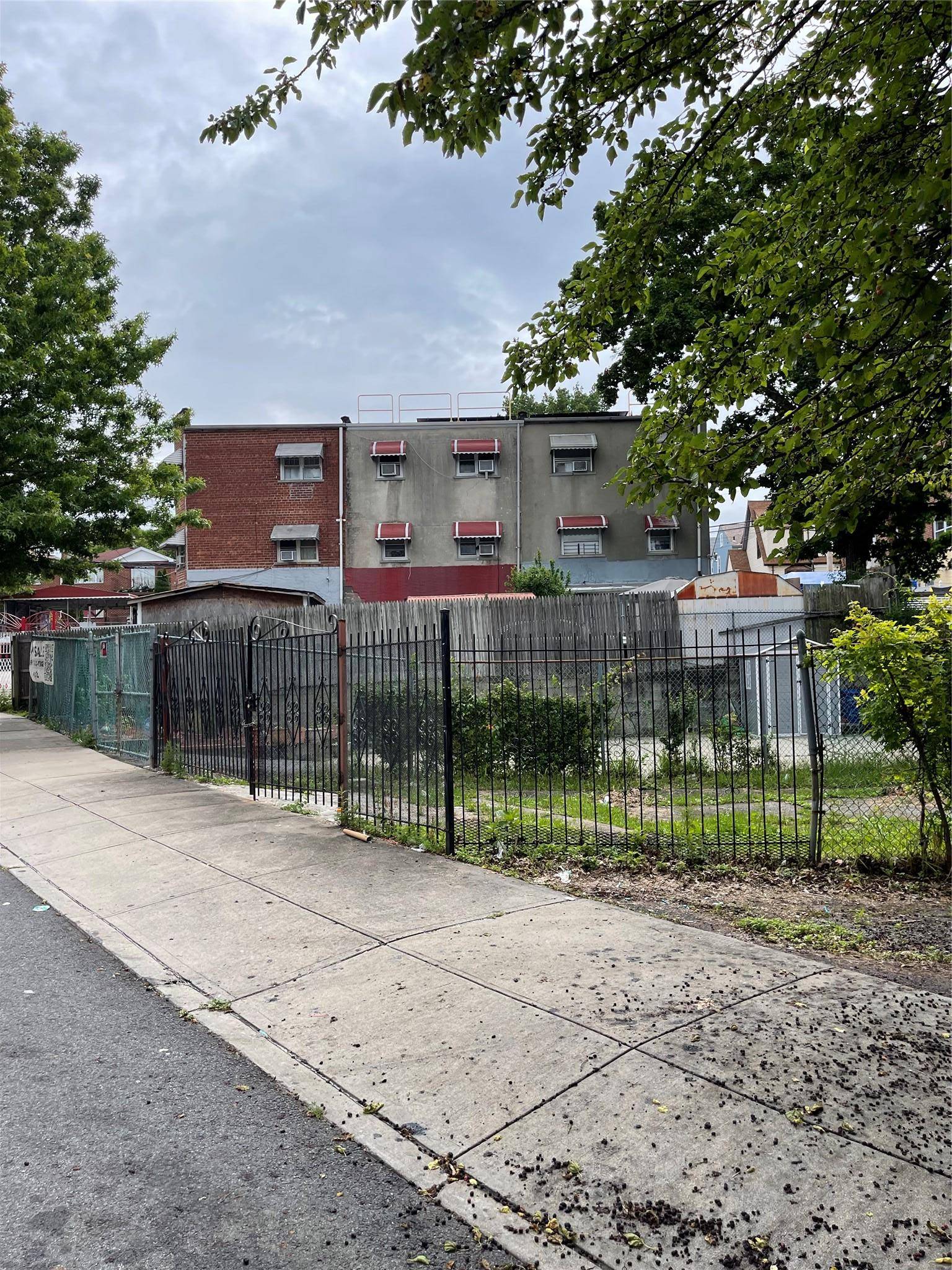 Excellent development opportunity in the Bronx, zoned R5, vacant residential triangle corner.