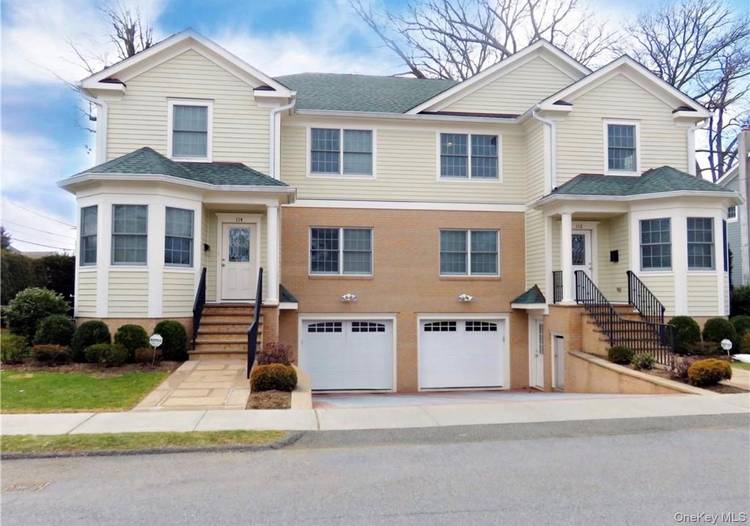 Bright amp ; Spacious townhouse unit in the heart of downtown Harrison !