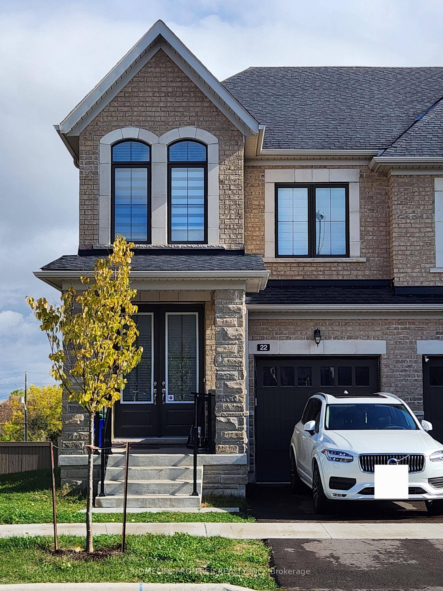 Welcome To 2 Story Traditional Townhouse At Oakridge Meadows.