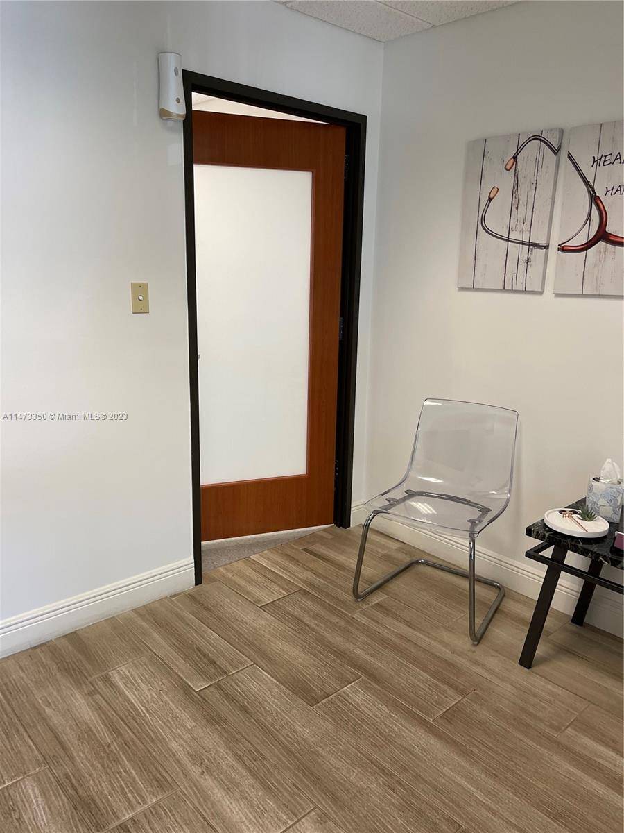 Are you looking for a professional office to impress your clients and make a professional presentation ?