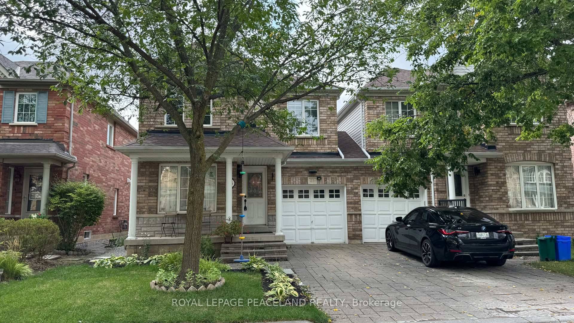 Prime Location ! Fabulous Linked home for lease in the highly sought after Berczy Village, Top Ranking Pierre E.